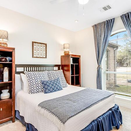 Вилла Cliff Side Oasis Spicewood Экстерьер фото