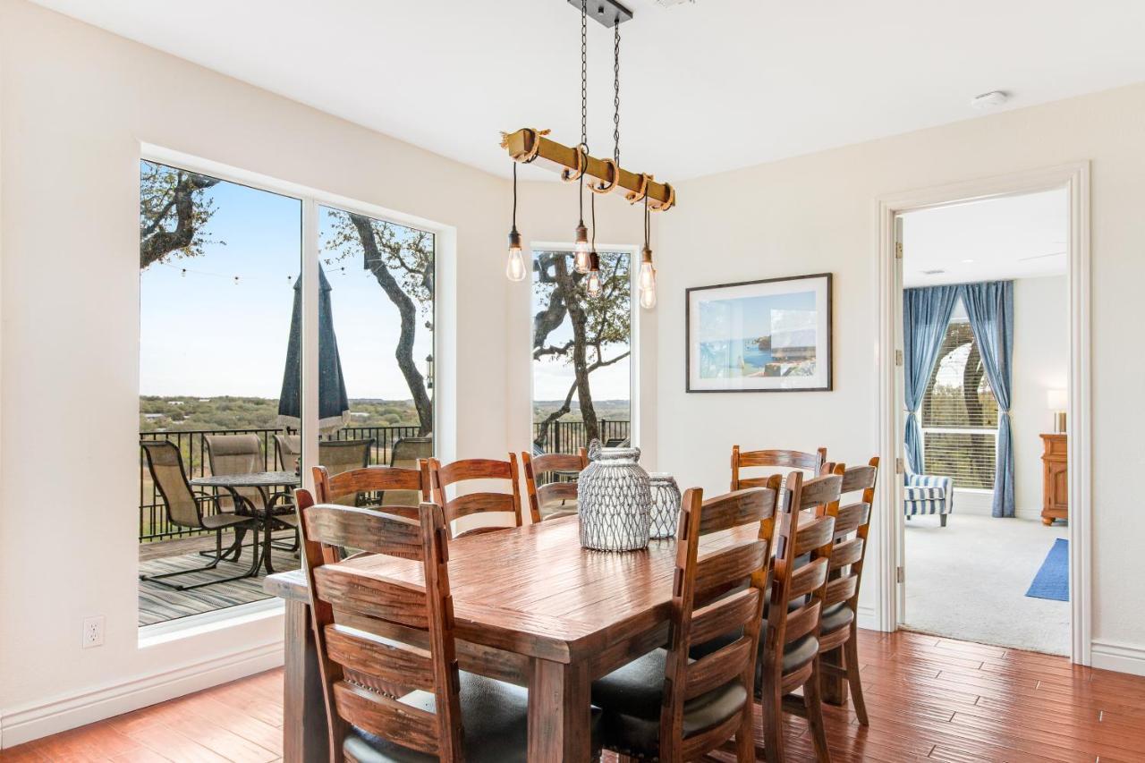Вилла Cliff Side Oasis Spicewood Экстерьер фото