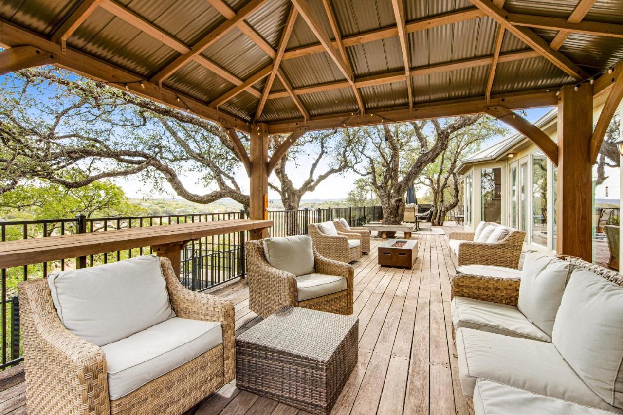 Вилла Cliff Side Oasis Spicewood Экстерьер фото