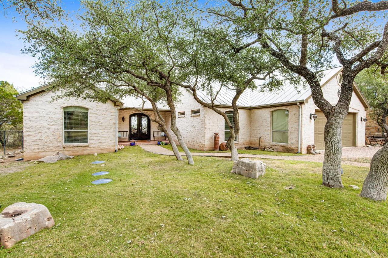 Вилла Cliff Side Oasis Spicewood Экстерьер фото