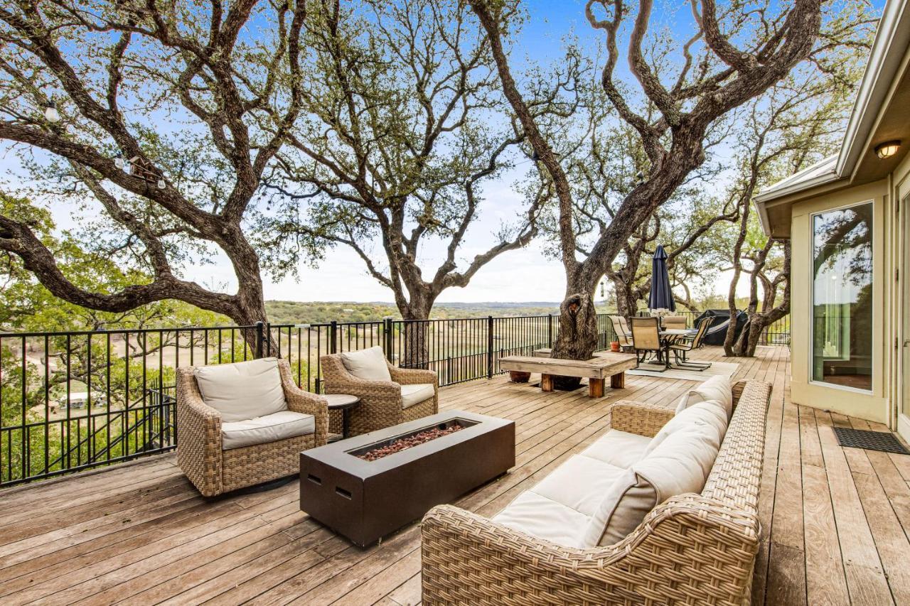 Вилла Cliff Side Oasis Spicewood Экстерьер фото